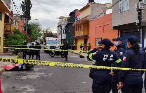 Asesinan a policía estatal en Nezahualcóyotl de varios balazos